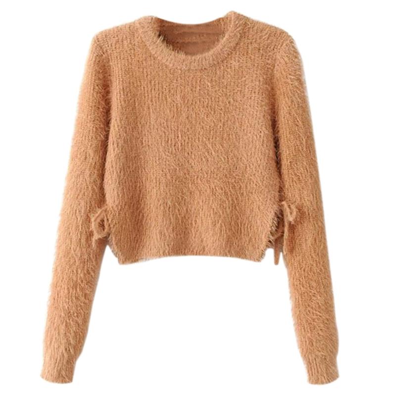 The Knitted Sweater Deep O-neck.