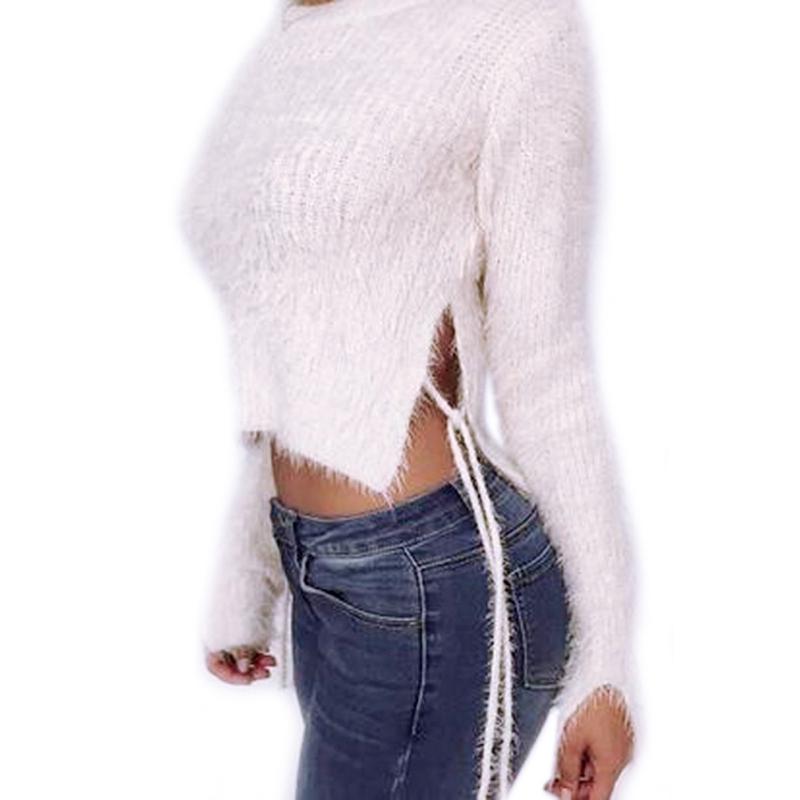 The Knitted Sweater Deep O-neck.